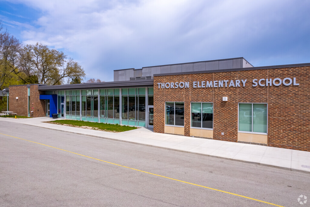 The entry of Thorson Elementary School in Cedarburg.