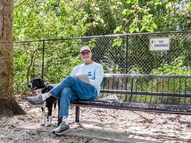 Casselberry dogs and owners alike enjoy spending the afternoon at Pawmosa Dog Park.