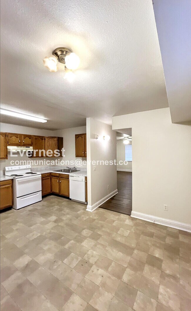 1313 E 31st St unit A, Chattanooga, TN 37407 - photo 3