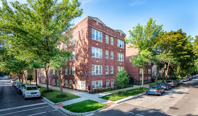 2203 W Eastwood Ave unit 2201-2W, Chicago, IL 60625 - photo 2