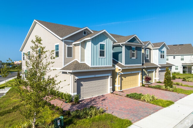 Champions Chase by Kimaya, Davenport, FL 33896 - photo 2