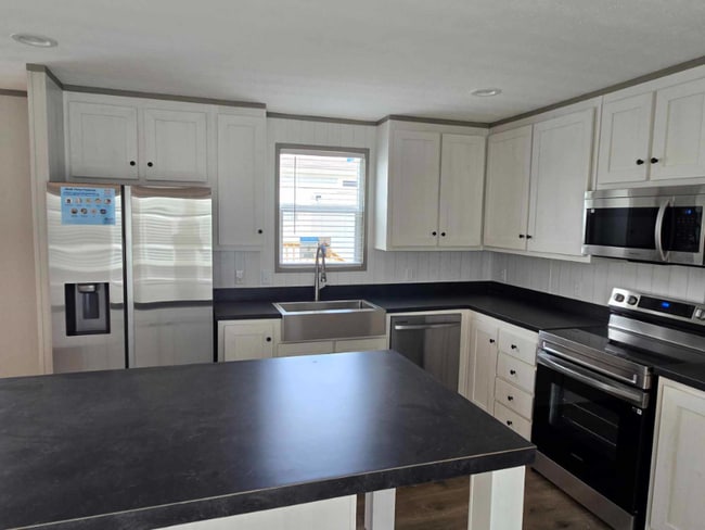 23101 Green Oaks St, New Caney, TX 77357 - photo 2