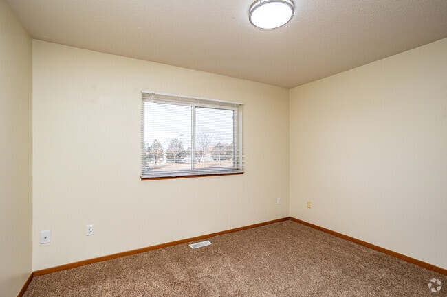 2BR, 1BA - 1,013SF - Primary Bedroom