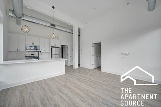 4735 N Western Ave Unit 203, Chicago, IL 60625