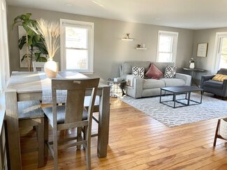 20 Emanual Dr, Brunswick, ME 04011