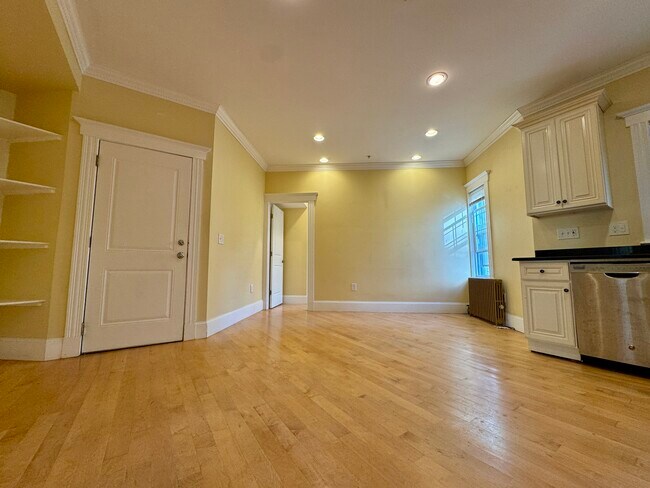 156 Magazine St unit 23, Cambridge, MA 02139 - photo 5