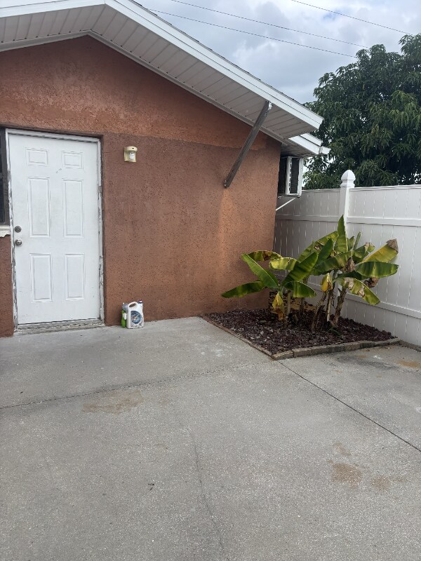 4513 W Jean St unit C, Tampa, FL 33614 - photo 2