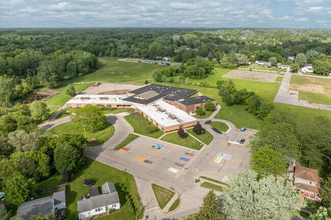 Daisy Brook Elementary School is located in Fremont, Michigan.