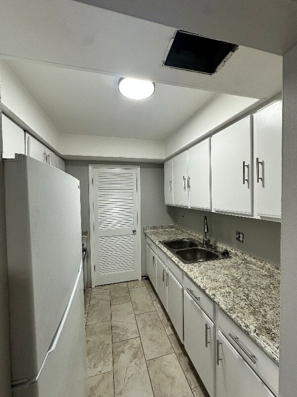 9208 N Connechusett Rd unit B, Tampa, FL 33617 - photo 1