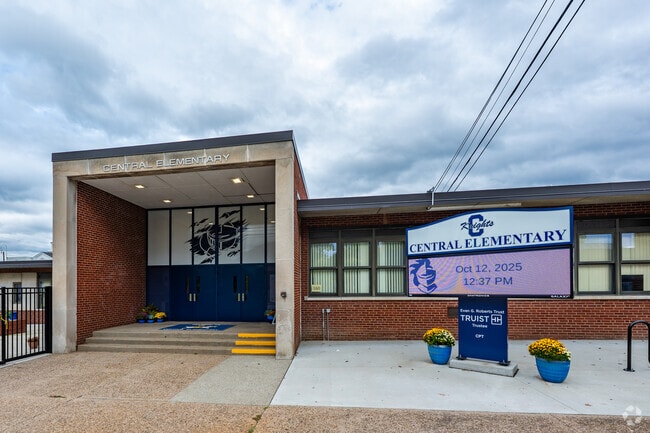 Central Elementary School has 258 students in grades 3-5.