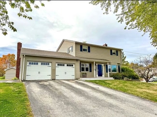 3 Clover Ln, Brewer, ME 04412