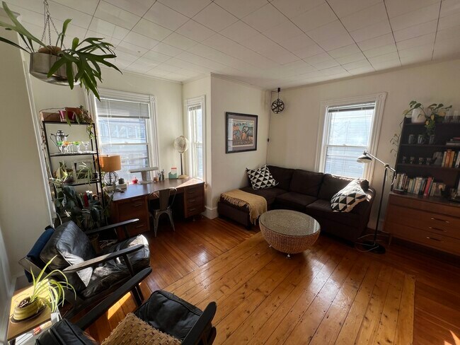 12 Hancock St unit 2, Somerville, MA 02144 - photo 3