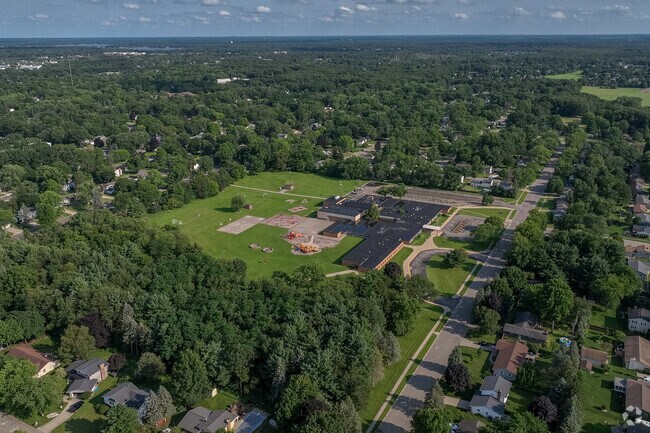 Amberly Elementary School has a student population of 526.