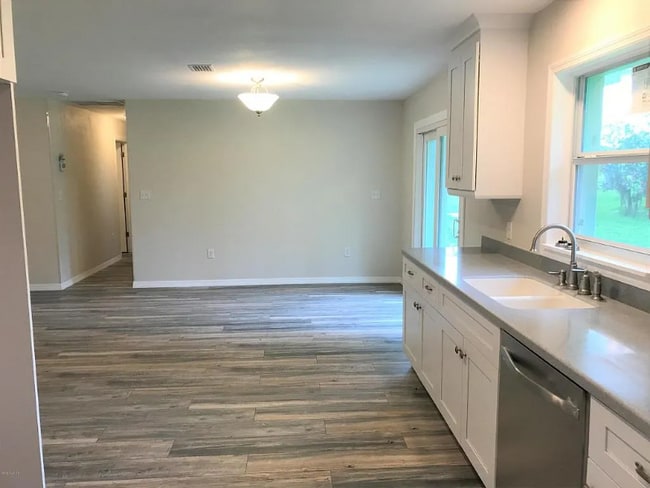 680 N Court St, Bronson, FL 32621 - photo 4