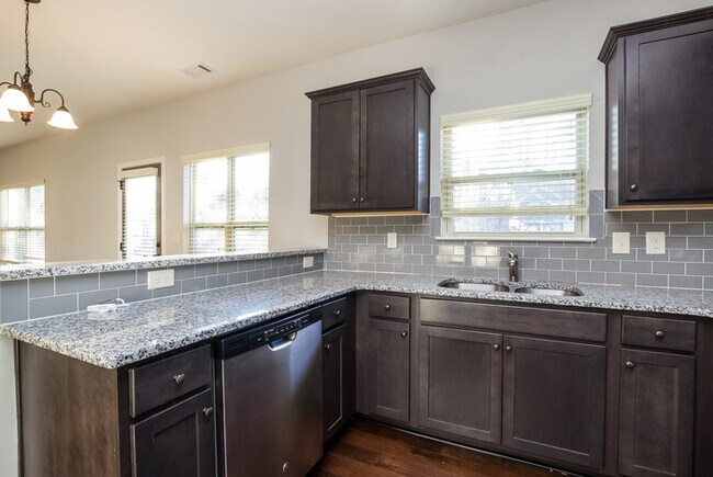 333 Castle Top Ln SE, Lawrenceville, GA 30045 - photo 7