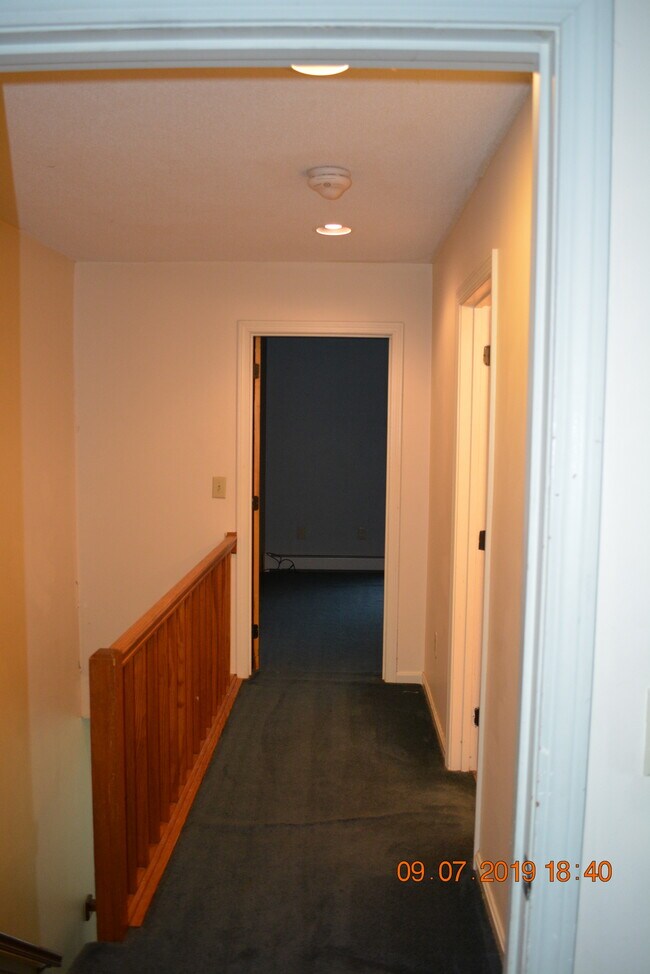 35 Potter Ln unit Lakeview Condo, Enfield, NH 03748 - photo 7