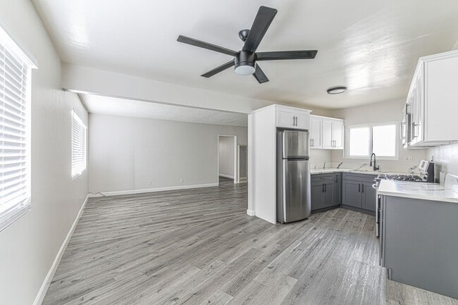 125 E Spring St unit 8, Long Beach, CA 90806 - photo 5