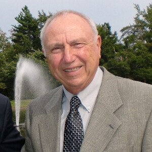 Robert Maucione