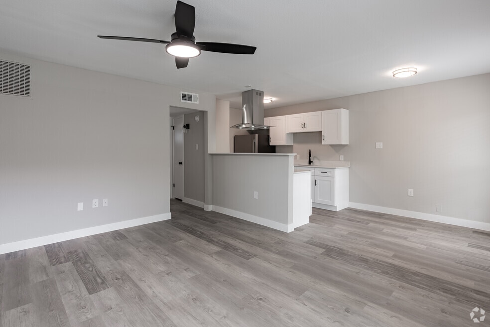 Bishop Arts newly renovated units!, Dallas, TX 75208 - photo 1