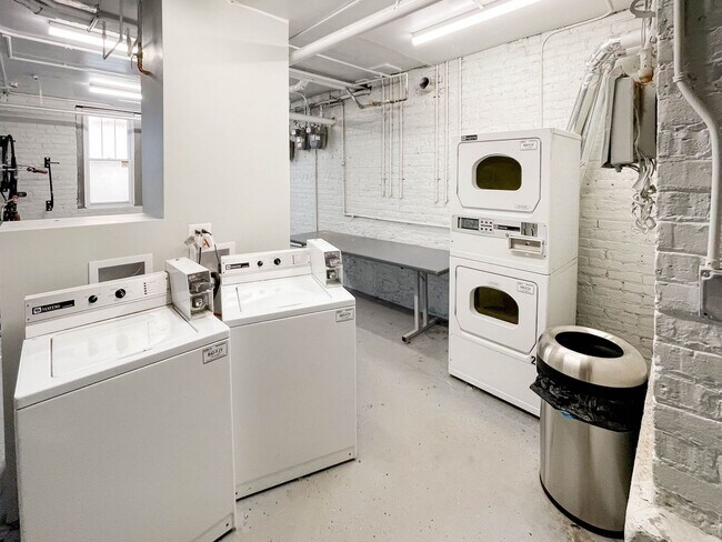 2208 W Foster Ave unit 2206-GDN, Chicago, IL 60625 - photo 7