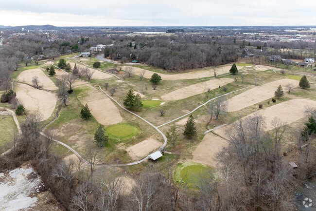 The Berea Golf Club is a 9-hole course.