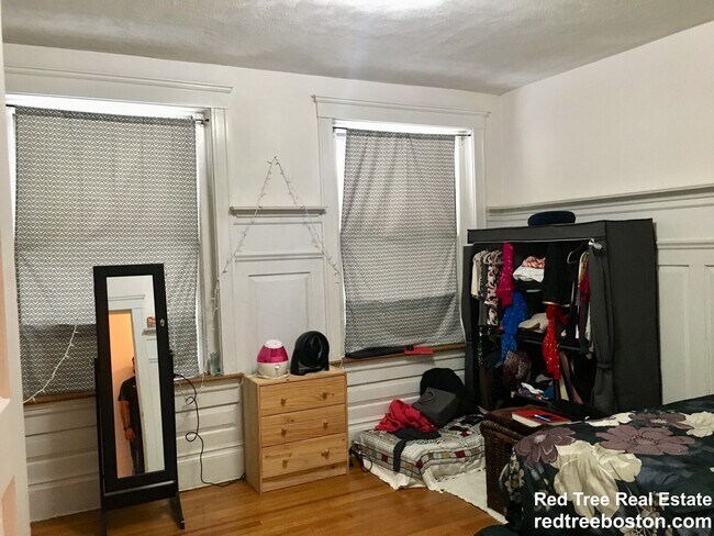 1722 Beacon St, Brookline, MA 02445 - photo 7