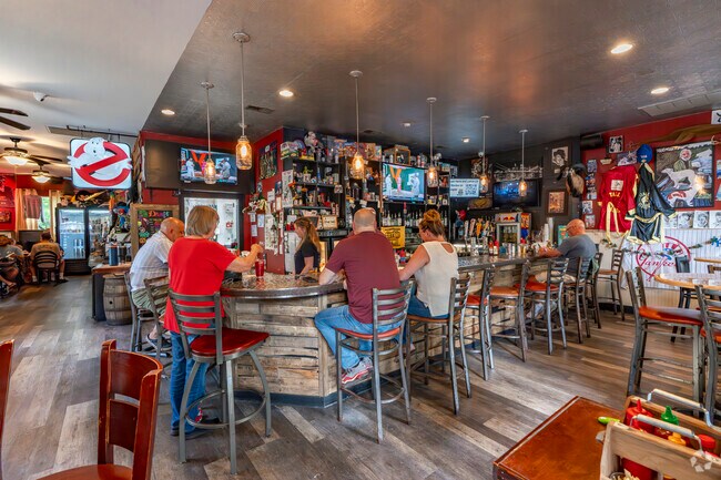 A cozy, welcoming atmosphere, the Keg and Egg reflects Lansdowne’s friendly, small-town charm and community spirit.