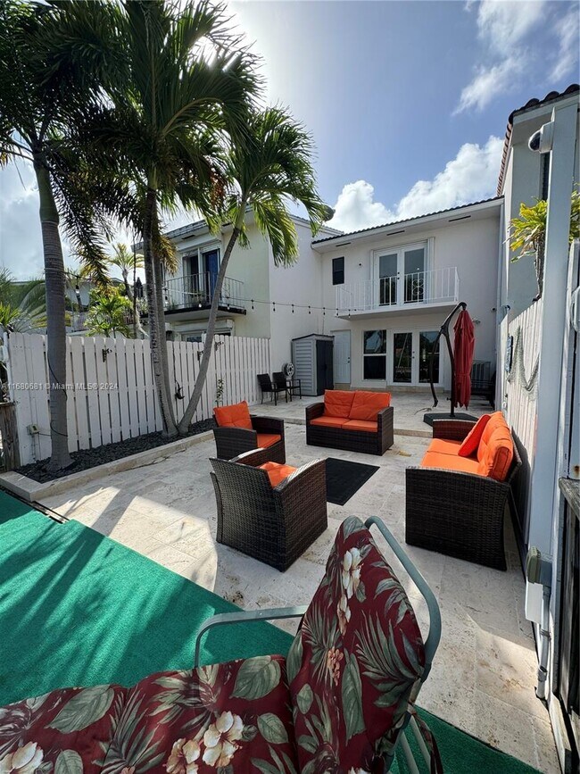 2219 NE 123rd St, North Miami, FL 33181