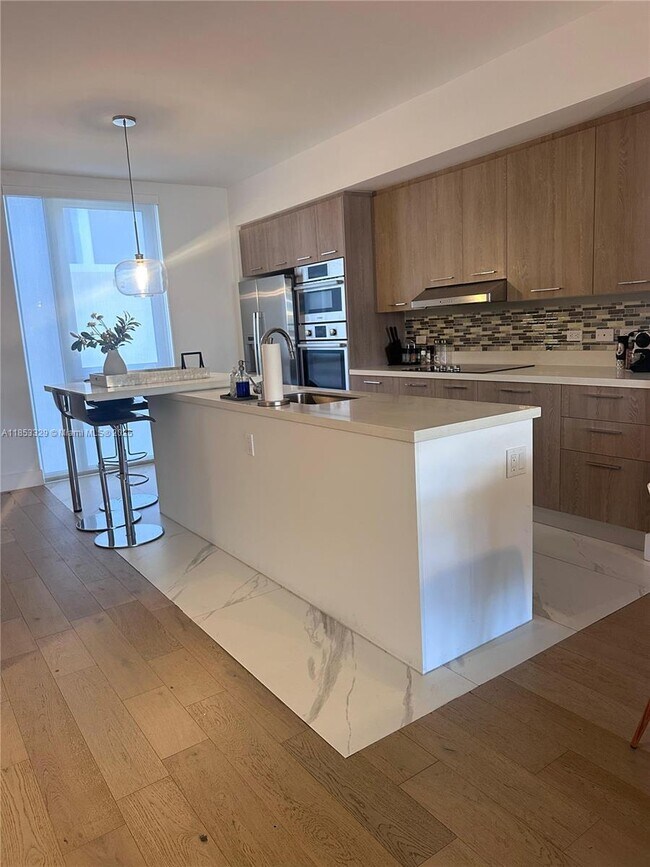 1000 99th St unit 5, Bay Harbor Islands, FL 33154 - photo 5