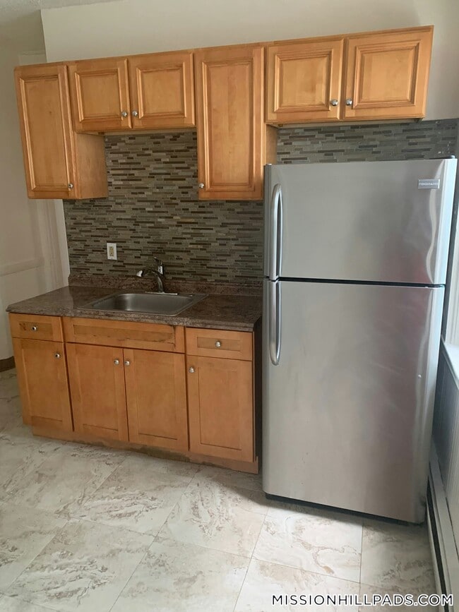 31 Dunreath St Unit 1, Boston, MA 02119