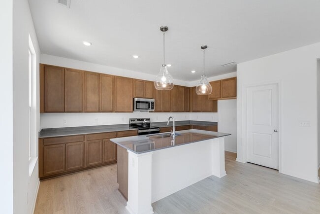 292 Commodore Dr, Pittsboro, IN 46167 - photo 3