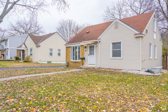 1950's style homes are plentiful in Cobblecrest.