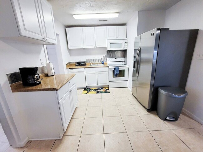 735 SE 4th Ave unit ID1359108P, Gainesville, FL 32601 - photo 5