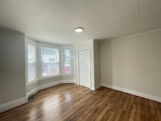 39 Ashland St unit 1, Manchester, NH 03104 - photo 5