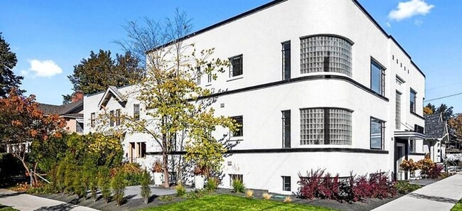 Luxury Living near the Heart of Downtown Boise | Fully Furnished!, Boise, ID 83702 - photo 4