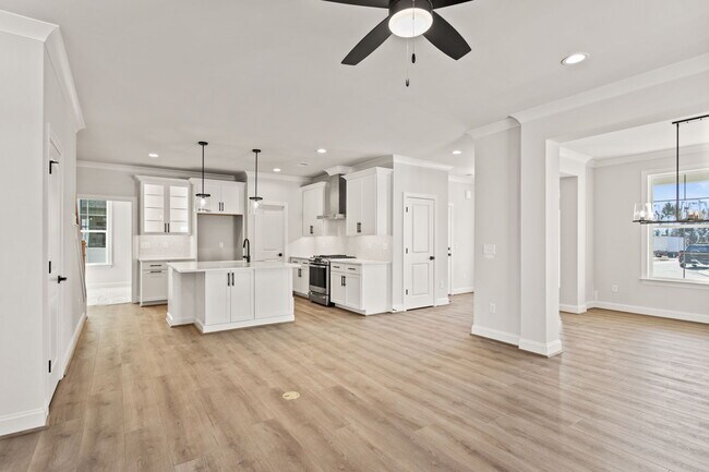 220 Fowler Cir unit 36765006, Greenville, SC 29607 - photo 5