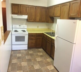 717 E Maple St, Hubbard, IA 50122