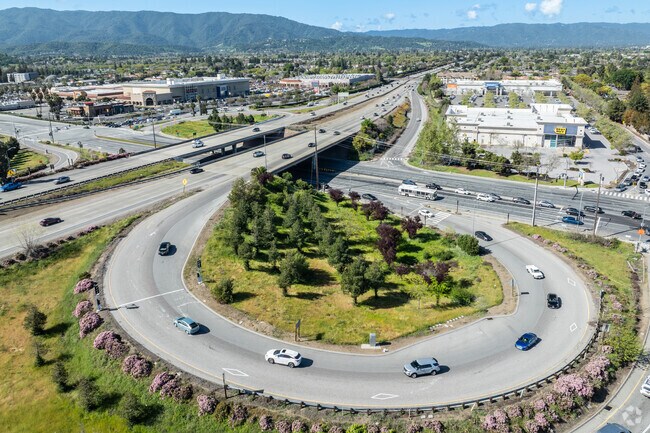 Commuters make their way north on Highway 85 near Almaden Valley.