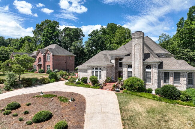There are a good selection of large homes with nice size yards in Kernersville.