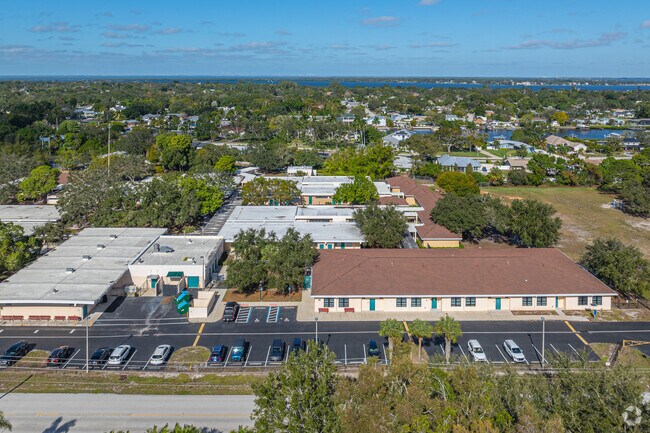 Located in Bradenton, Palma Sola Elementary School is an above average, public school.