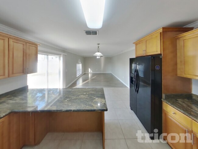 10323 Frog Pond Dr, Riverview, FL 33569 - photo 5