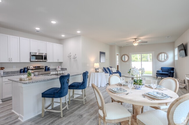 2BR, 2BA - 1,324SF Estuary - Dining Area