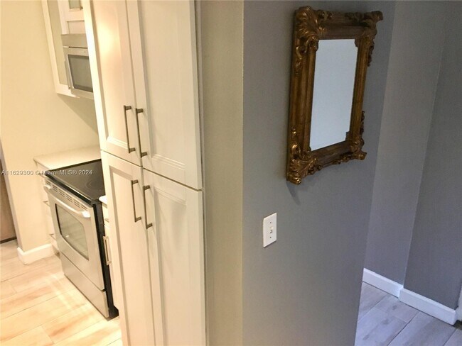 7601 Dickens Ave unit 202, Miami Beach, FL 33141 - photo 3