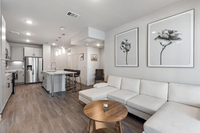 5820 1/2 Cameron Rd unit FL1-ID1364166P, Austin, TX 78723 - photo 5