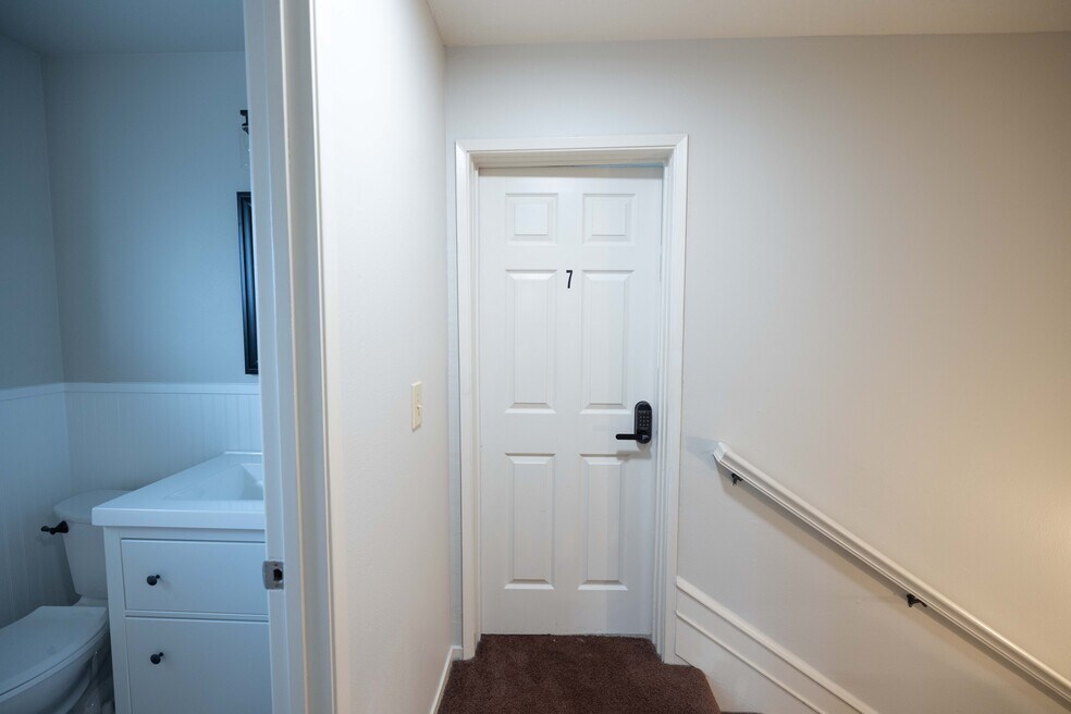 401 S Main St unit 3, Newberg, OR 97132 - photo 1