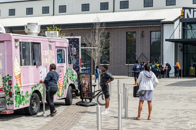Events at Pittsburgh Yards brings in food trucks and businesses from the area.