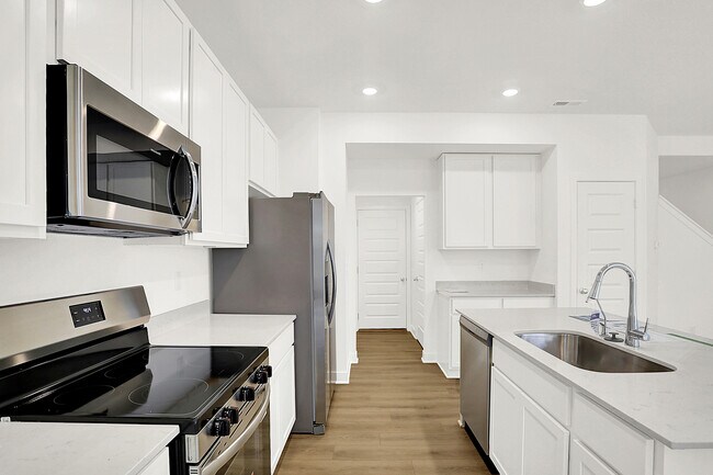 7561 Marin Pkwy, Cumberland, IN 46229 - photo 7