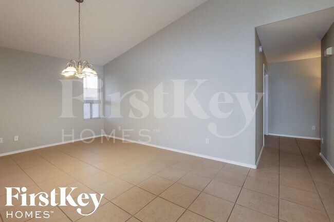 14391 W Carlin Dr, Surprise, AZ 85374 - photo 4