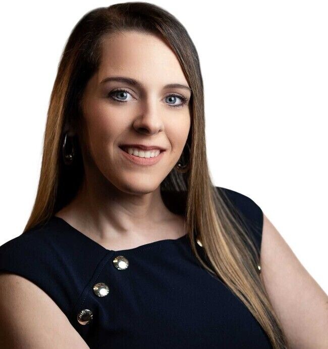 AMY KRATZER