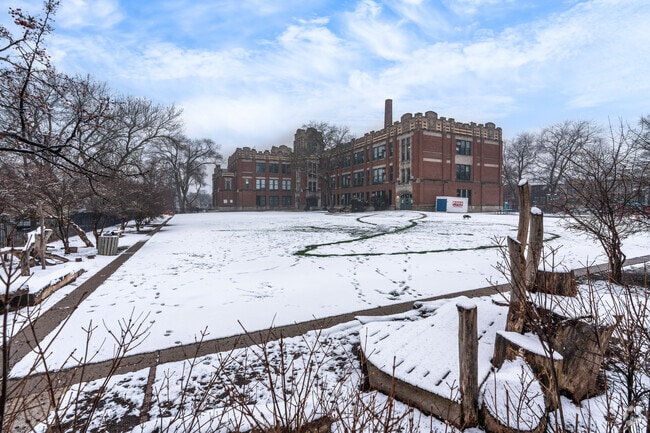 Bell Elementary School has an average student to teacher ratio of 14 to 1.